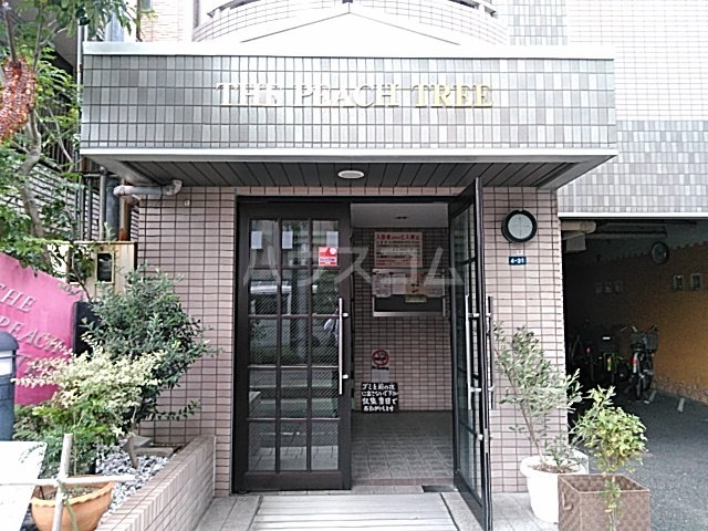 18/28 エントランス