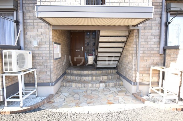 26/30 エントランス