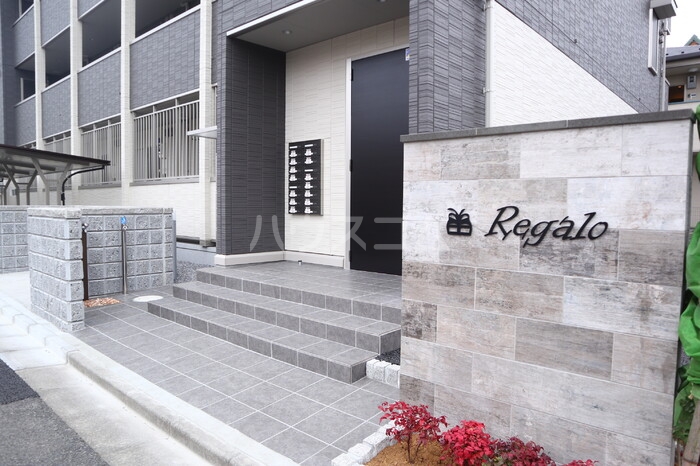 25/30 エントランス