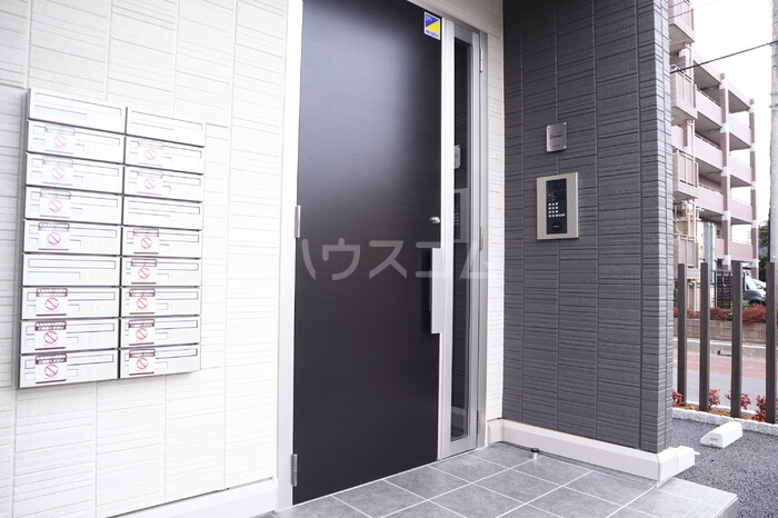 26/30 エントランス