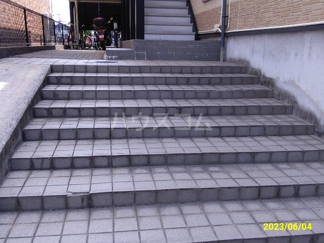 16/24 エントランス