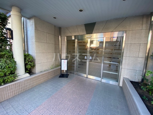 2/3 エントランス