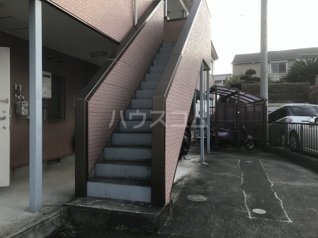 22/30 エントランス