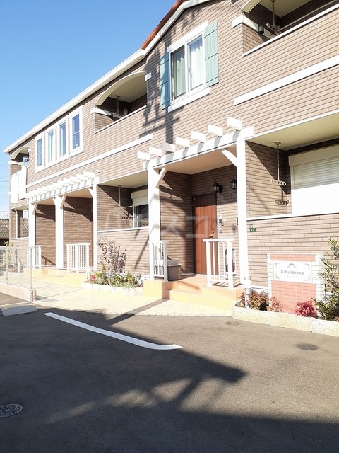 13/18 エントランス