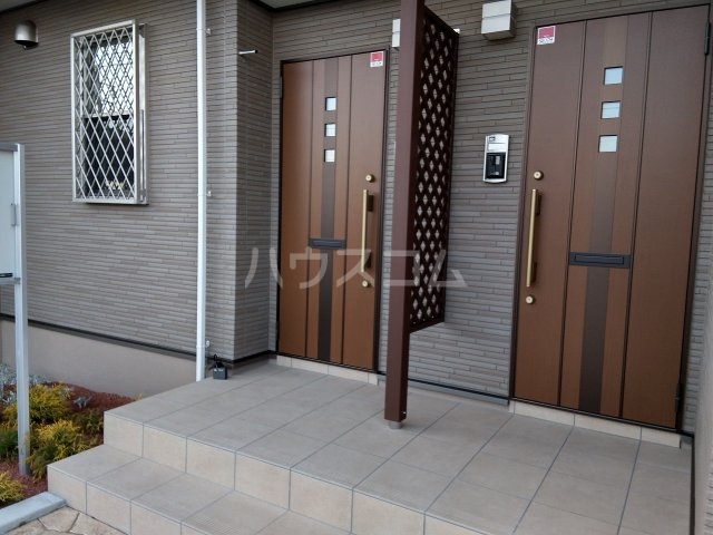 24/30 エントランス