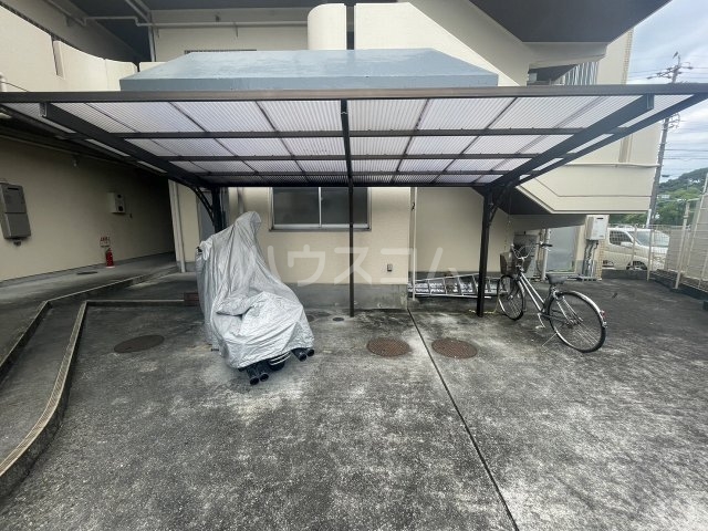 23/26 駐車場