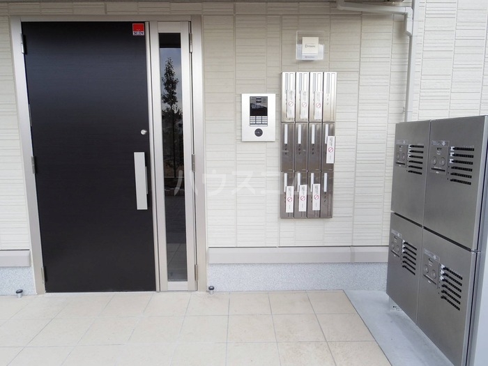 19/25 エントランス