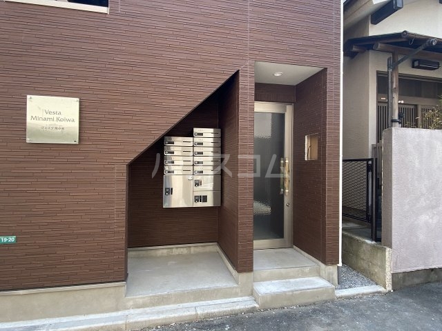 28/30 エントランス