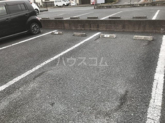 28/30 駐車場