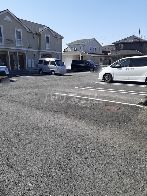 2/13 駐車場