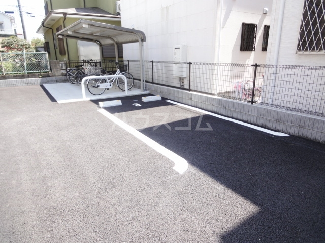 26/30 駐車場