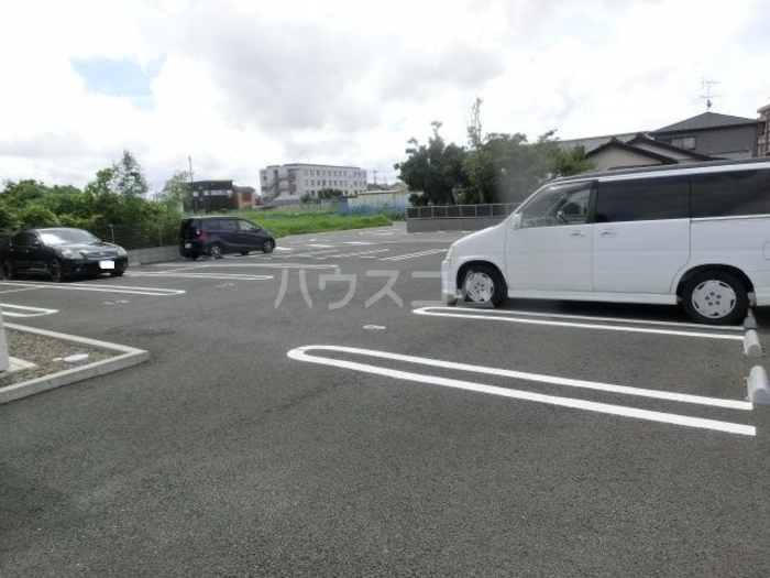 14/16 駐車場