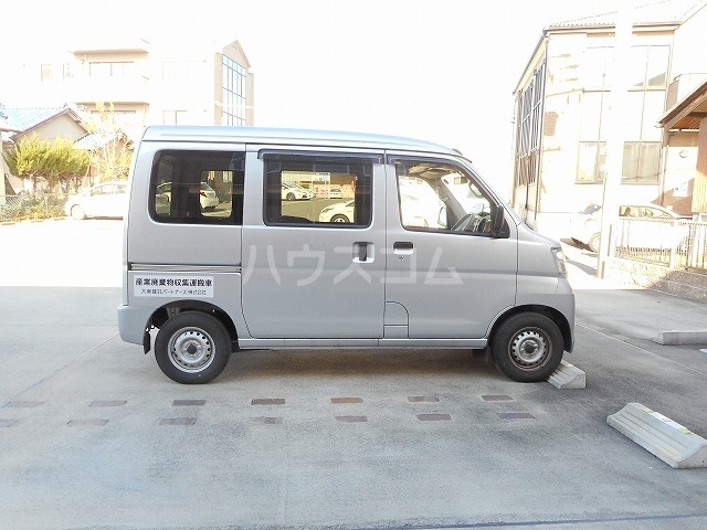 17/23 駐車場