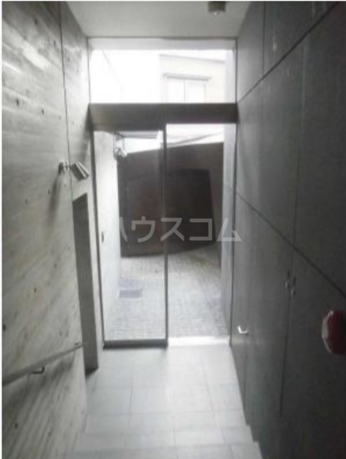 21/23 エントランス