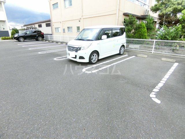 27/30 駐車場