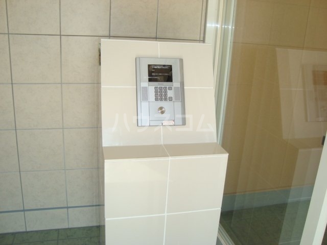 22/28 エントランス