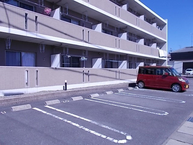 17/23 駐車場