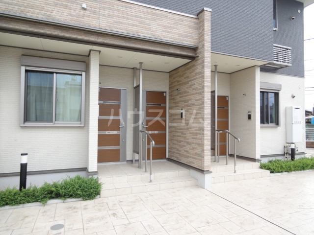 16/27 エントランス