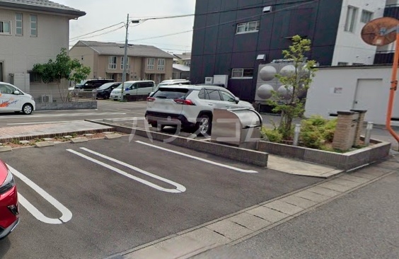 16/22 駐車場