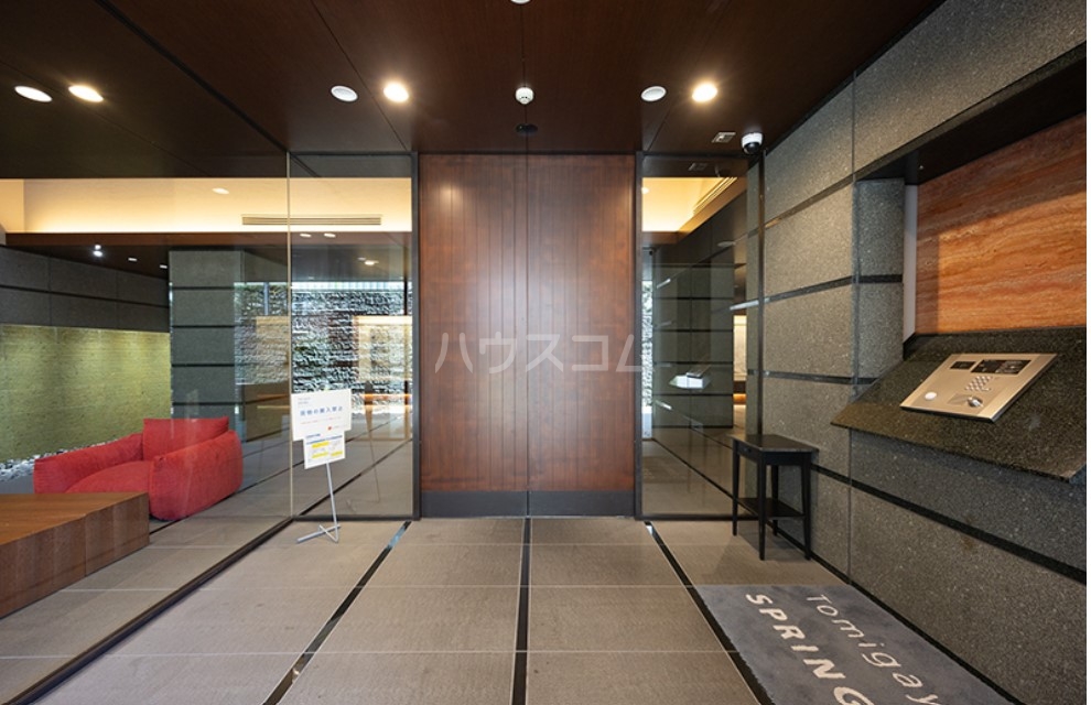 4/5 エントランス