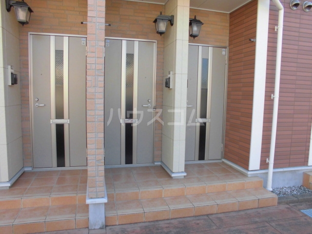 22/28 エントランス