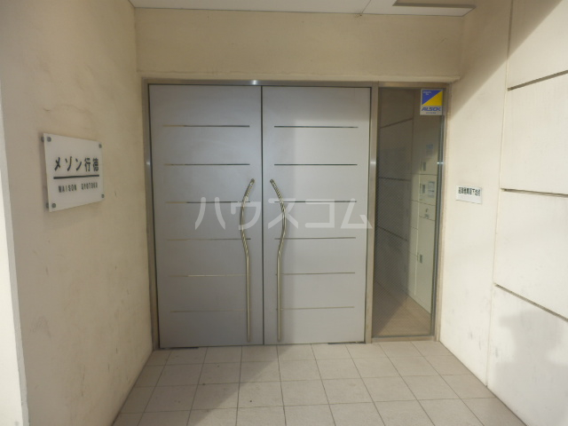 2/4 エントランス