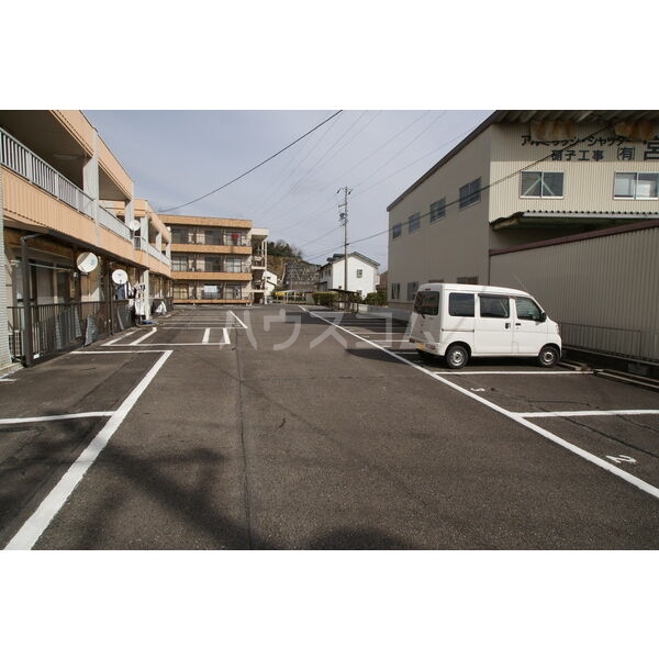 14/19 駐車場