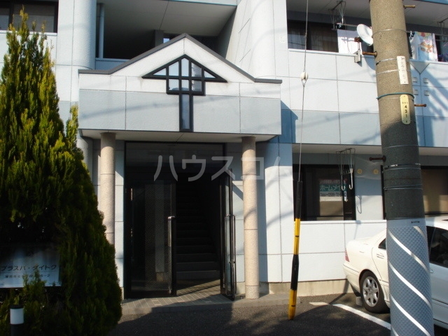 24/30 エントランス