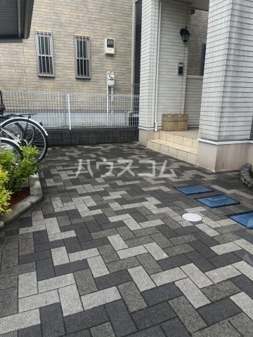27/30 駐車場