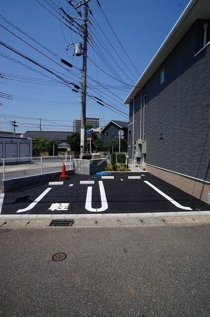 28/30 駐車場