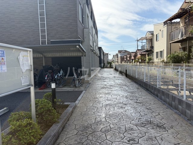 27/30 駐車場