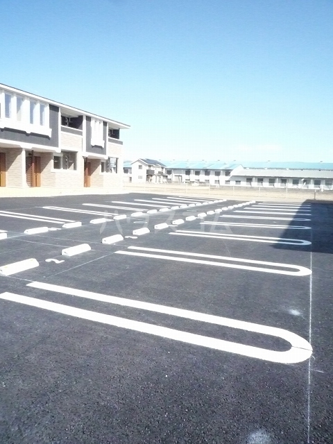 2/13 駐車場
