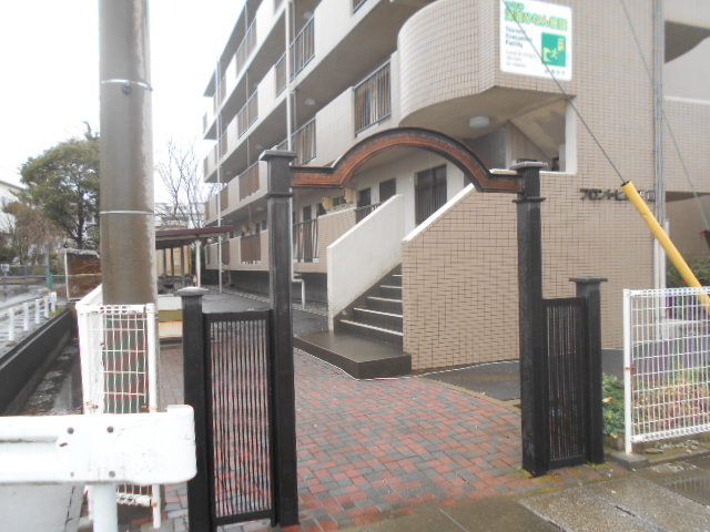 16/22 エントランス