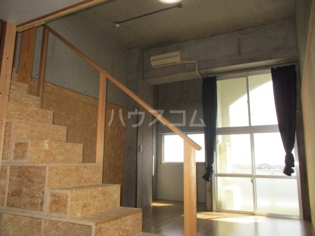 26/30 エントランス