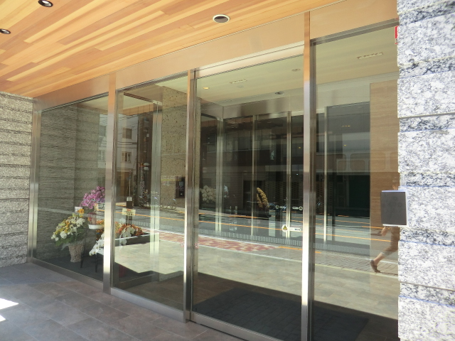 22/30 エントランス