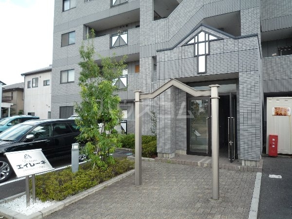 24/27 エントランス