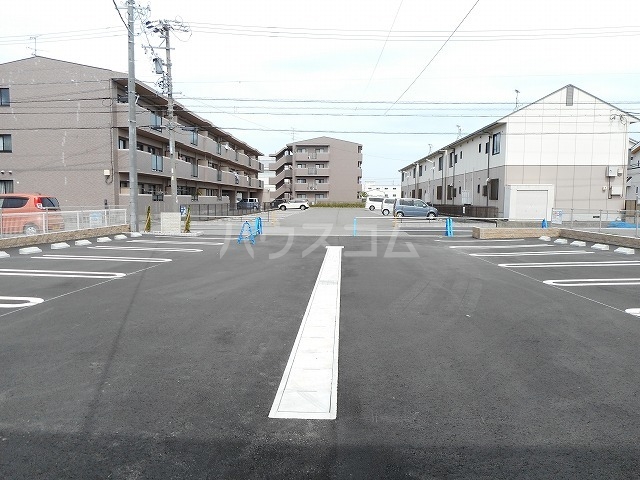 15/24 駐車場