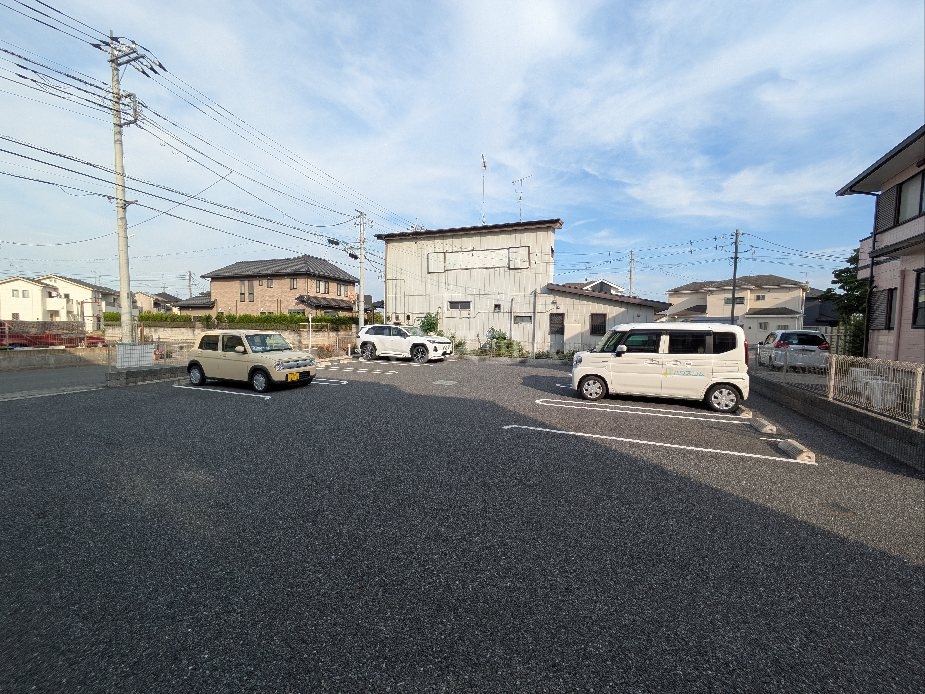 23/30 駐車場