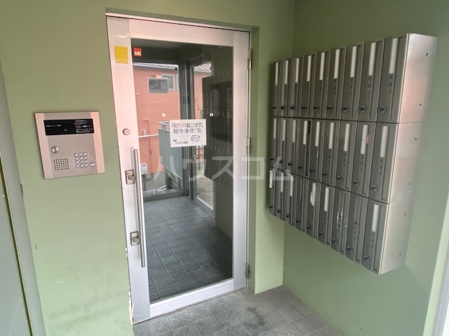 22/30 エントランス