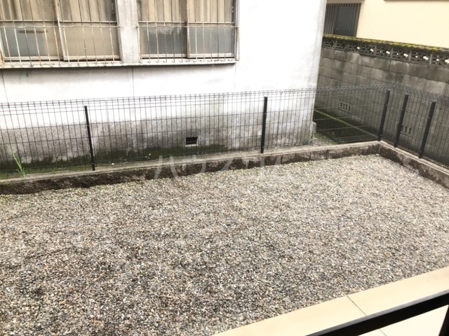 19/28 バルコニー