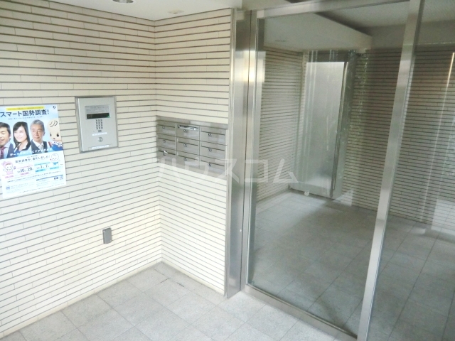 20/30 エントランス