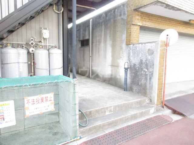 14/17 エントランス