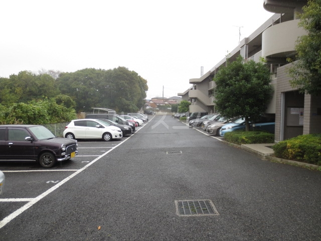 22/27 駐車場