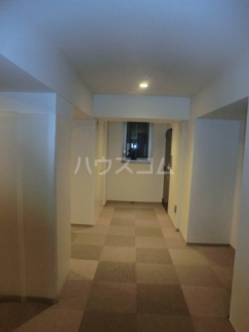 22/23 エントランス