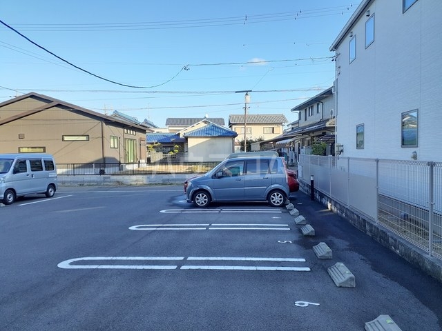 23/30 駐車場