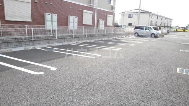 17/26 駐車場