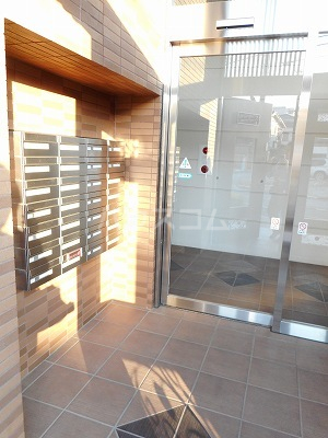 19/23 エントランス