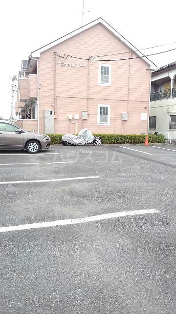 27/30 駐車場