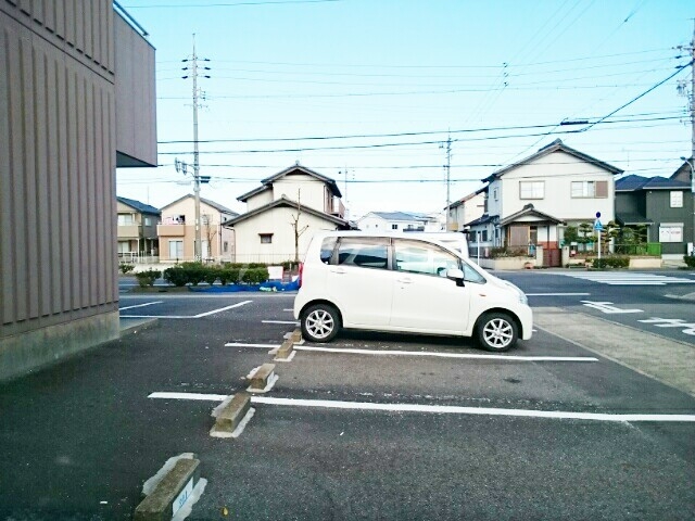 19/28 駐車場
