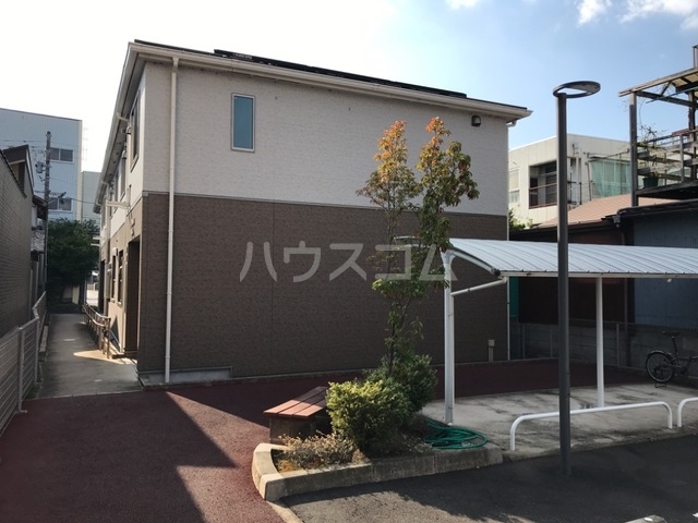 24/28 エントランス